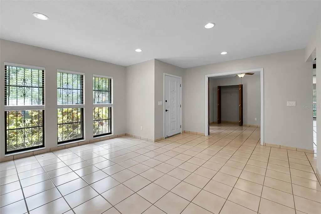 8208 La Serena Drive Tampa FL 33614