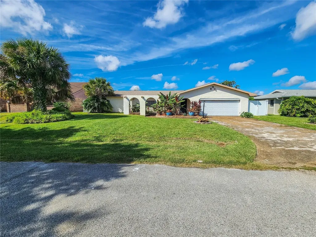 24 Claridge Court S Palm Coast FL 32137