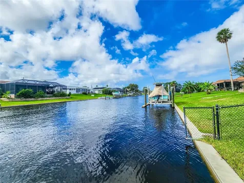 24 Claridge Court S Palm Coast FL 32137