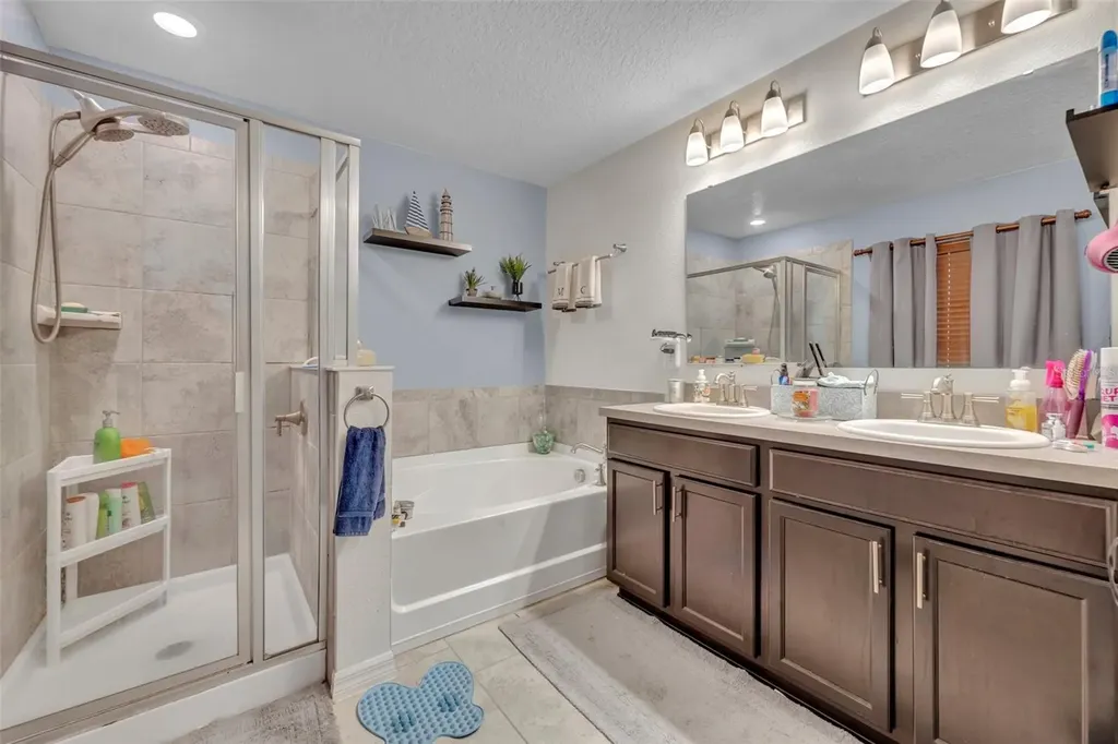2488 Begonia Street Mascotte FL 34753