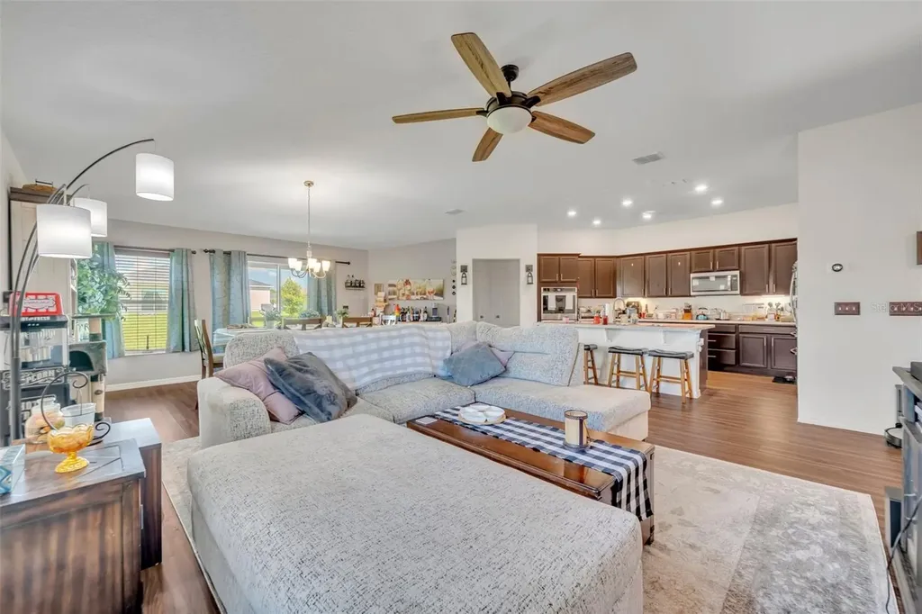 2488 Begonia Street Mascotte FL 34753