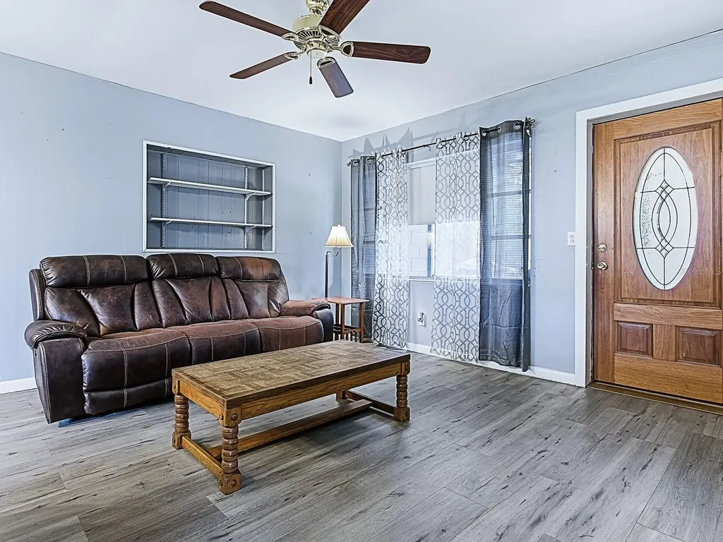 4988 County Road 155 Wildwood FL 34785