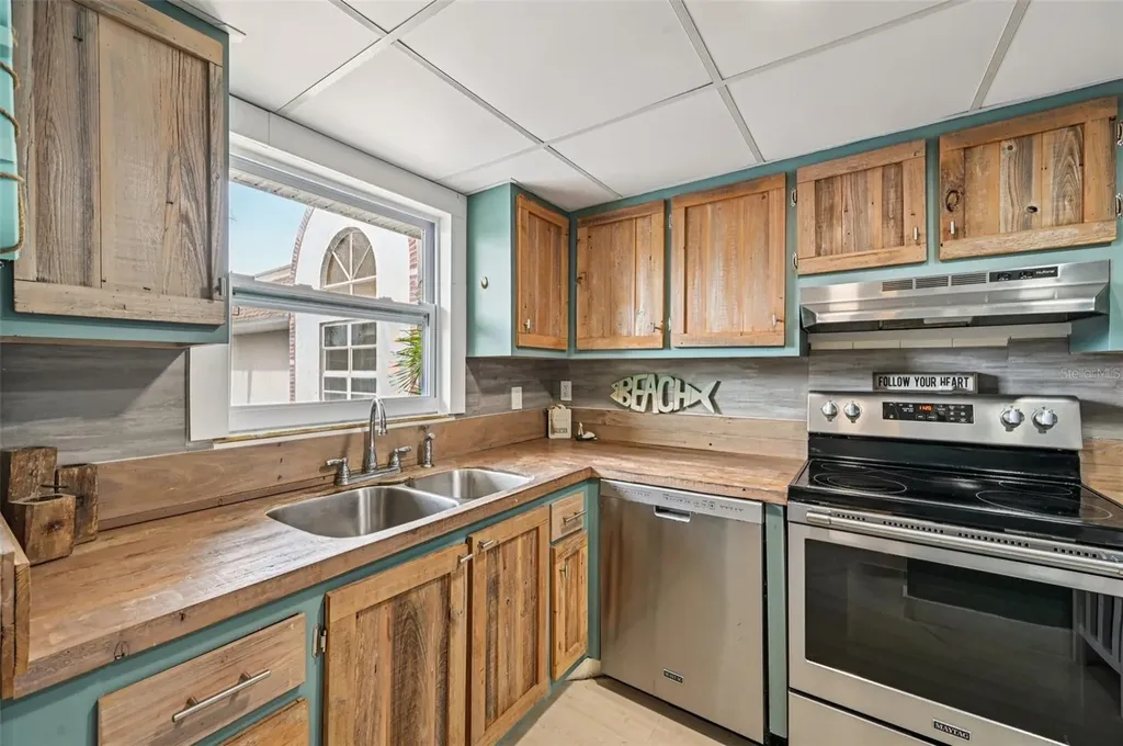 2727 75th Street W Bradenton FL 34209