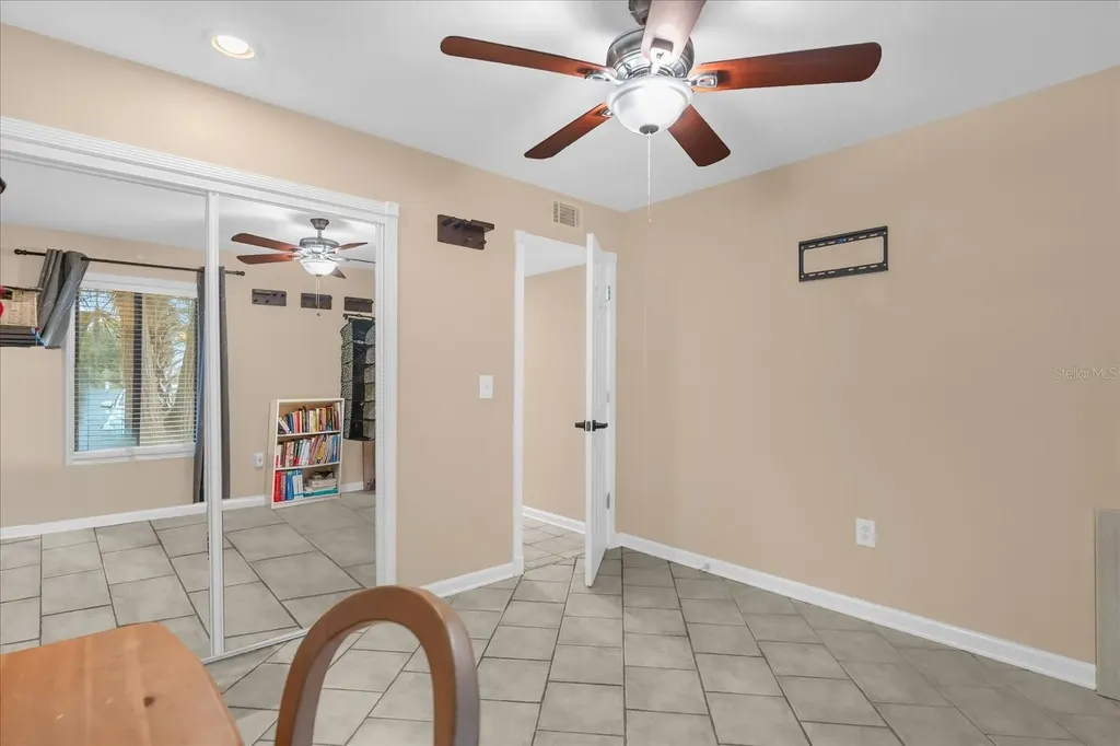 5842 Peregrine Avenue Orlando FL 32819