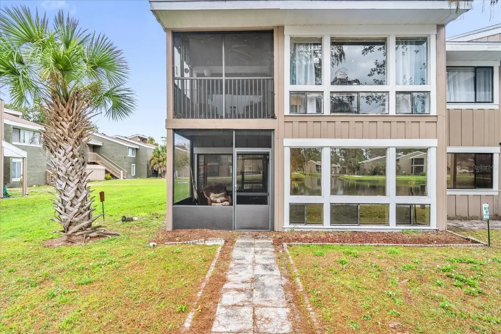 5842 Peregrine Avenue Orlando FL 32819