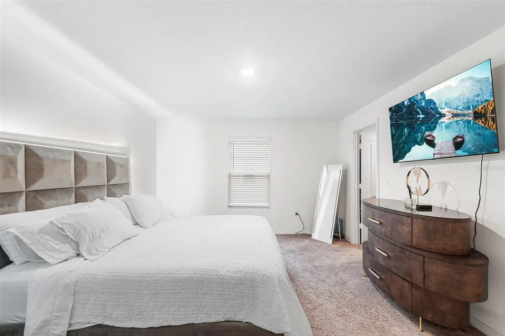 5327 New Friendship Place Tampa FL 33619