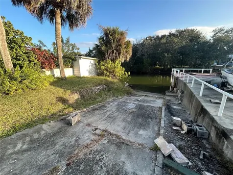 217 Gary Avenue Oak Hill FL 32759