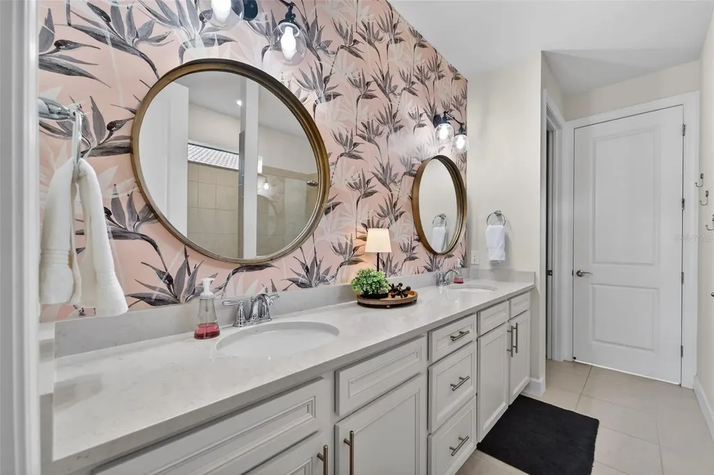 5737 Bay Pine Way Sarasota FL 34238