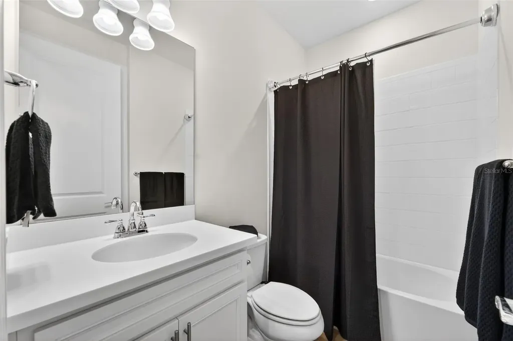 5737 Bay Pine Way Sarasota FL 34238