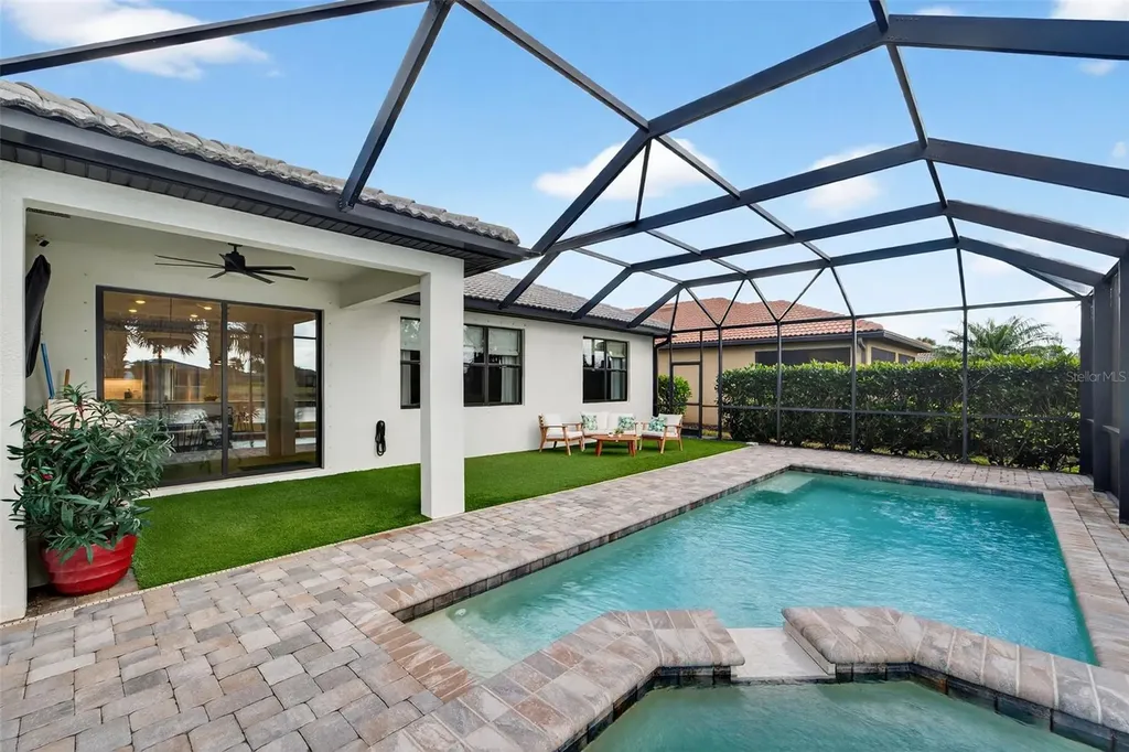 5737 Bay Pine Way Sarasota FL 34238