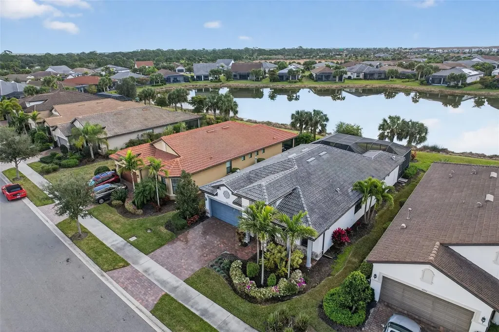 5737 Bay Pine Way Sarasota FL 34238
