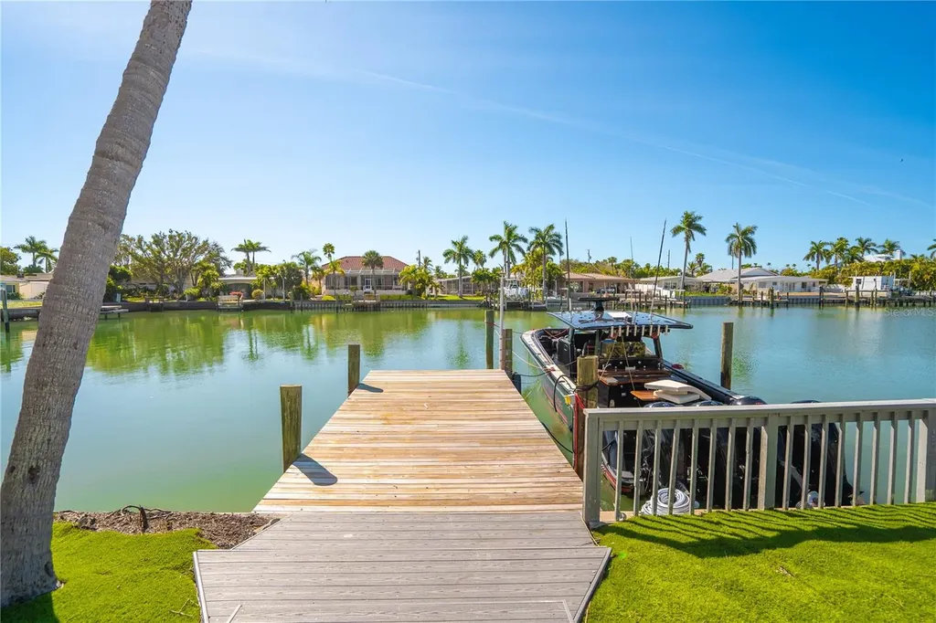 482 Hermosita Drive St Pete Beach FL 33706