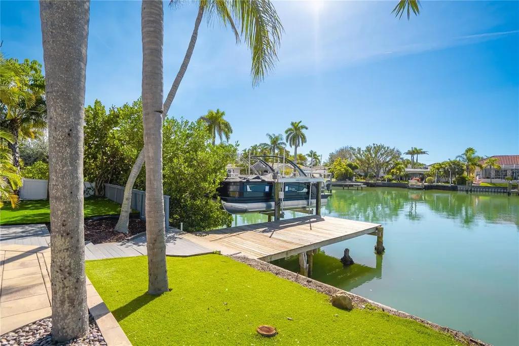 482 Hermosita Drive St Pete Beach FL 33706
