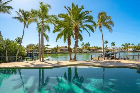 482 Hermosita Drive St Pete Beach FL 33706
