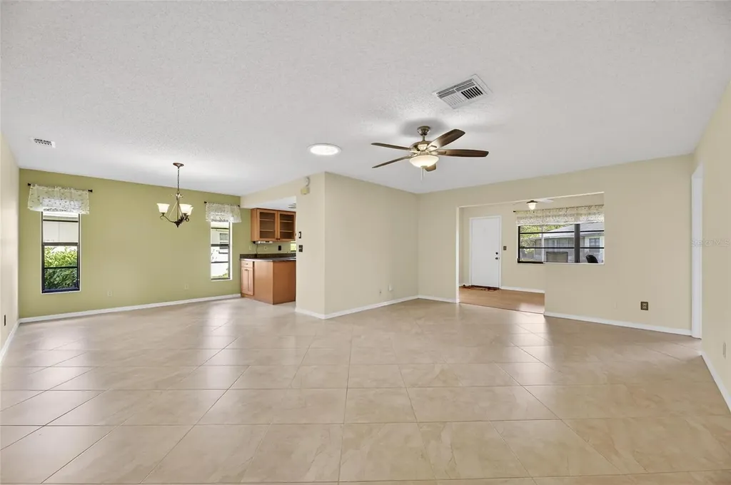 2003 Hartlebury Way Sun City Center FL 33573