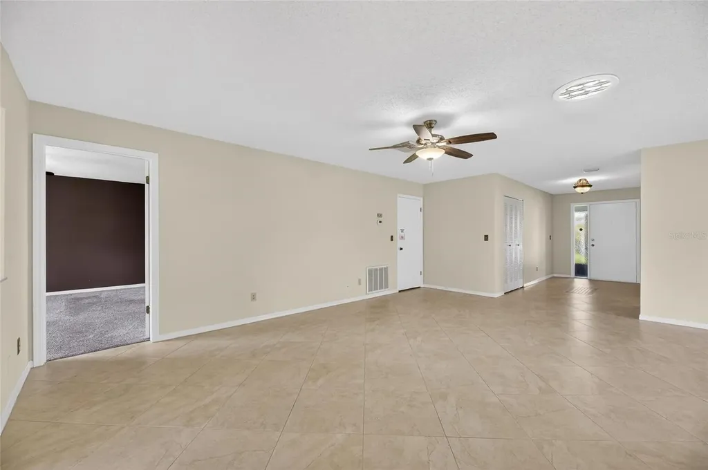 2003 Hartlebury Way Sun City Center FL 33573