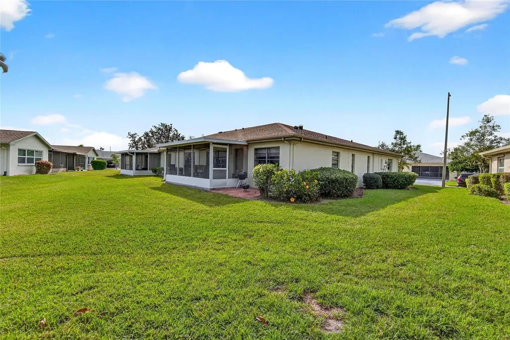 2003 Hartlebury Way Sun City Center FL 33573