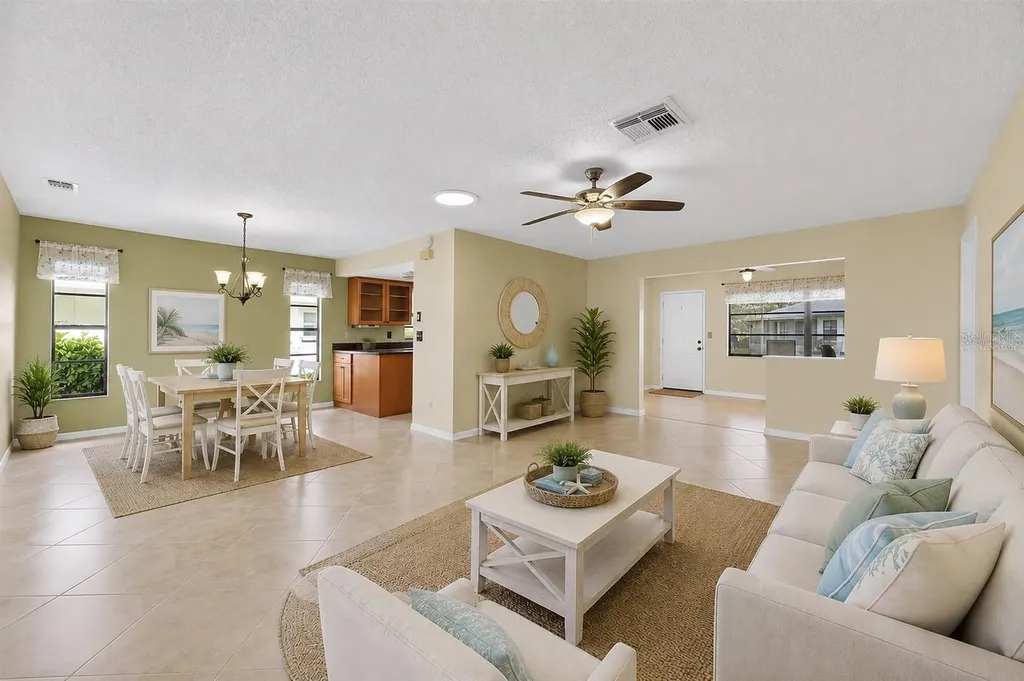 2003 Hartlebury Way Sun City Center FL 33573