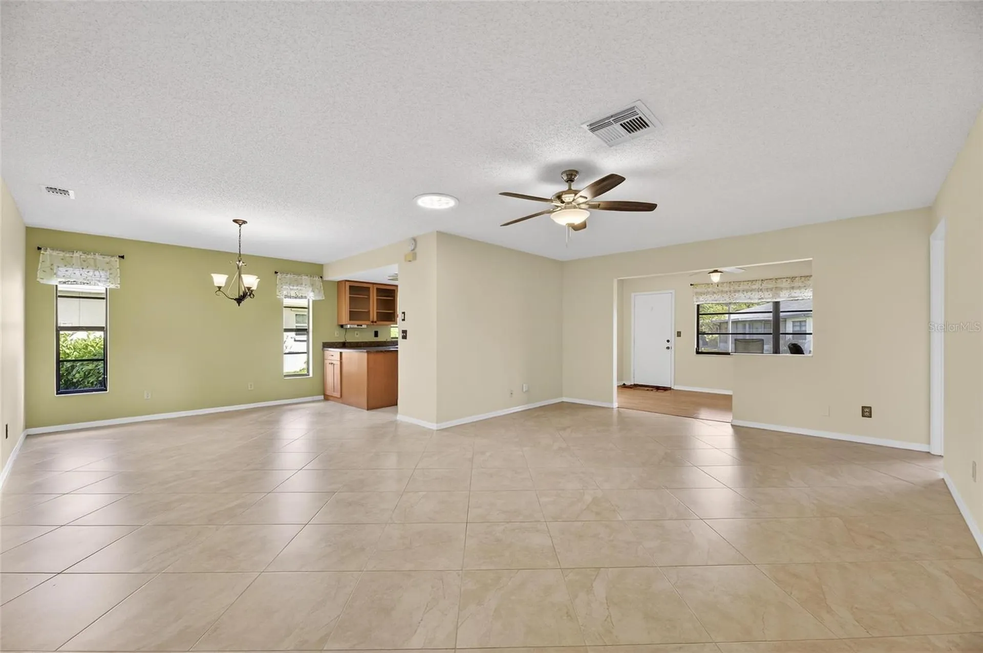 2003 Hartlebury Way Sun City Center FL 33573
