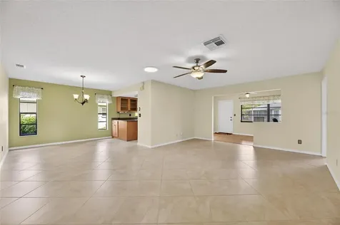 2003 Hartlebury Way Sun City Center FL 33573