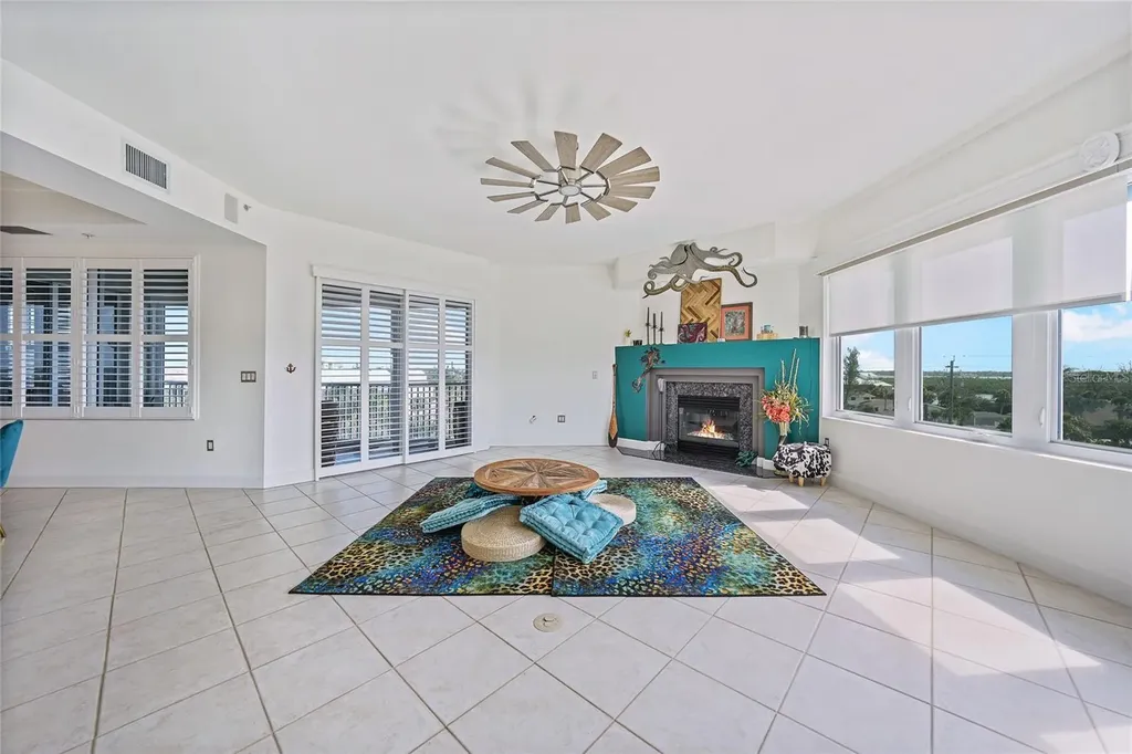 2590 N Beach Road Englewood FL 34223