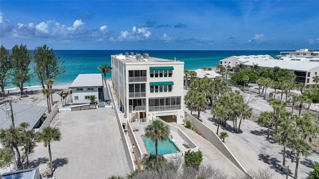 2590 N Beach Road Englewood FL 34223