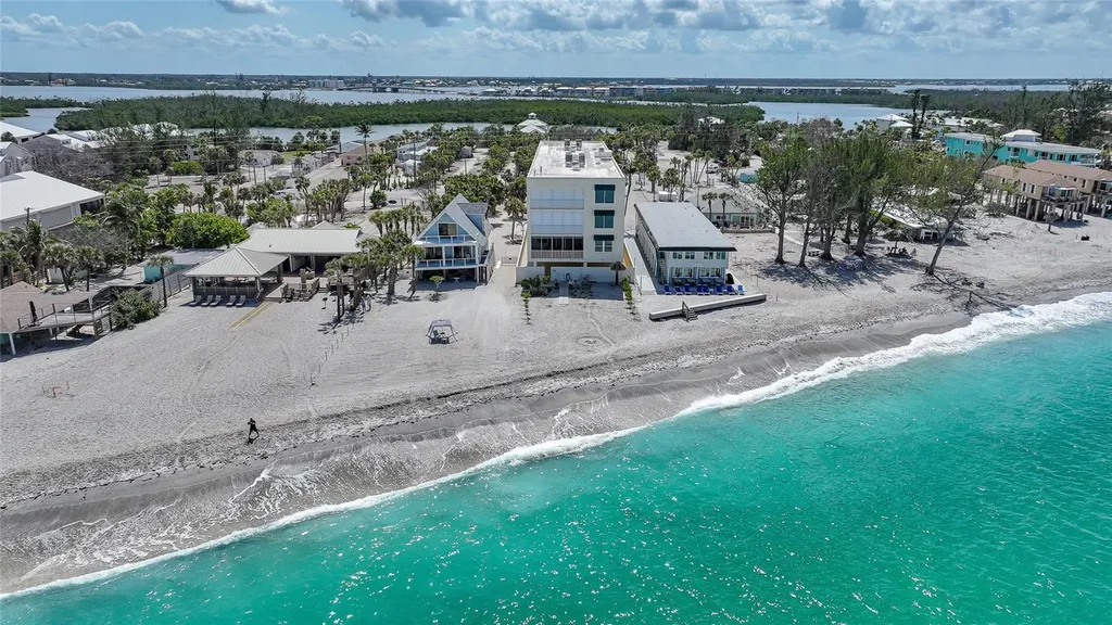 2590 N Beach Road Englewood FL 34223