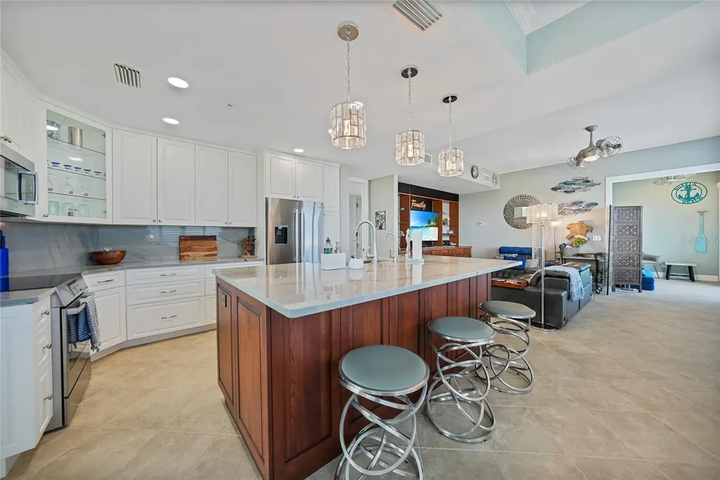 2590 N Beach Road Englewood FL 34223