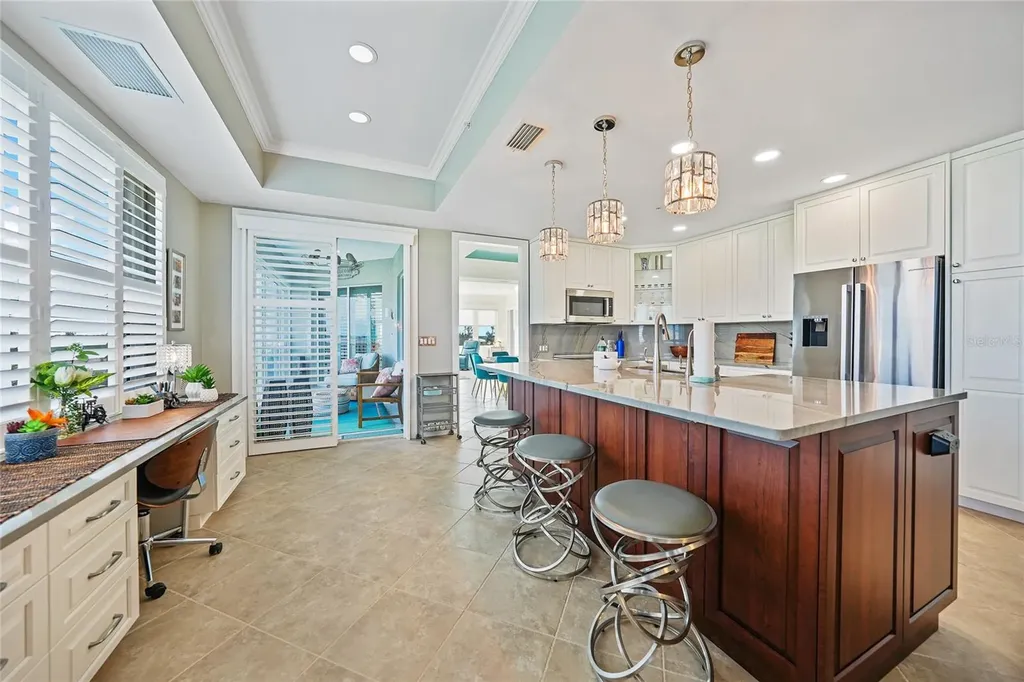 2590 N Beach Road Englewood FL 34223