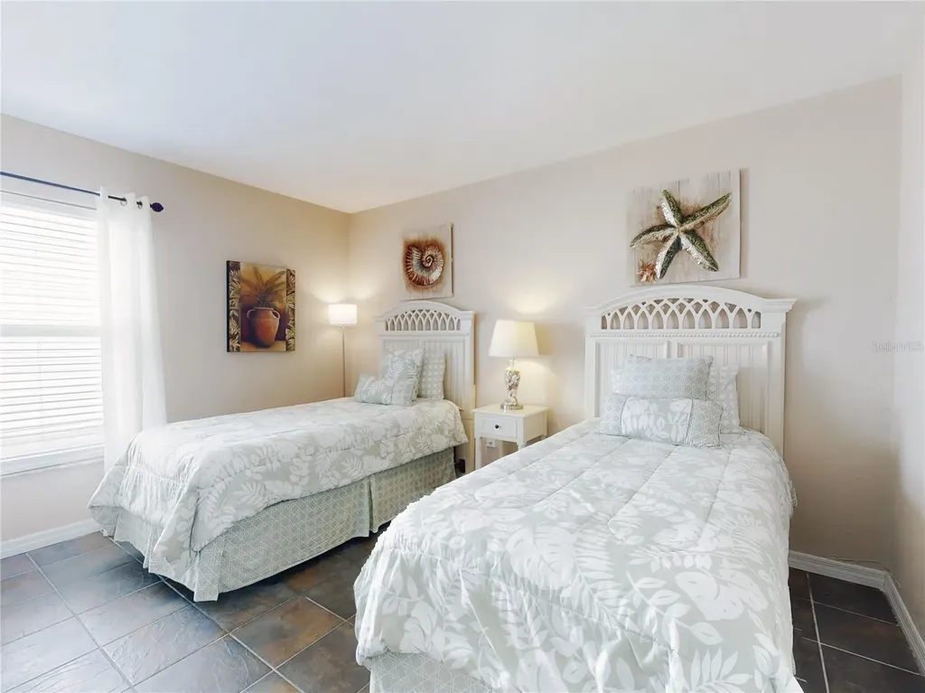 1305 Wayne Avenue New Smyrna Beach FL 32168