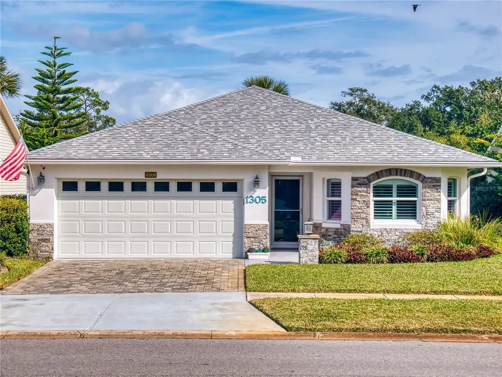 1305 Wayne Avenue New Smyrna Beach FL 32168