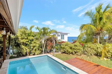 Cozy Casitas-puntas- Calle Vista Del Mar Rincon PR 00677