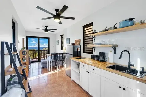 Cozy Casitas-puntas- Calle Vista Del Mar Rincon PR 00677
