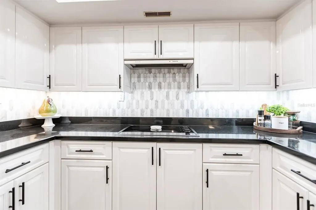 1125 W Peppertree Drive Sarasota FL 34242