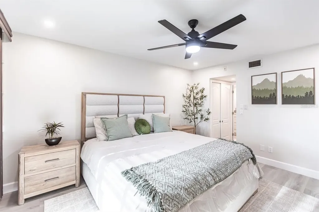 1125 W Peppertree Drive Sarasota FL 34242