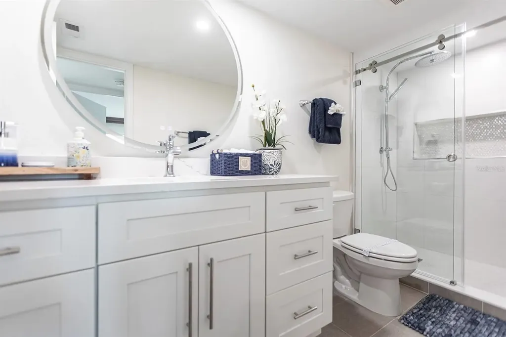 1125 W Peppertree Drive Sarasota FL 34242