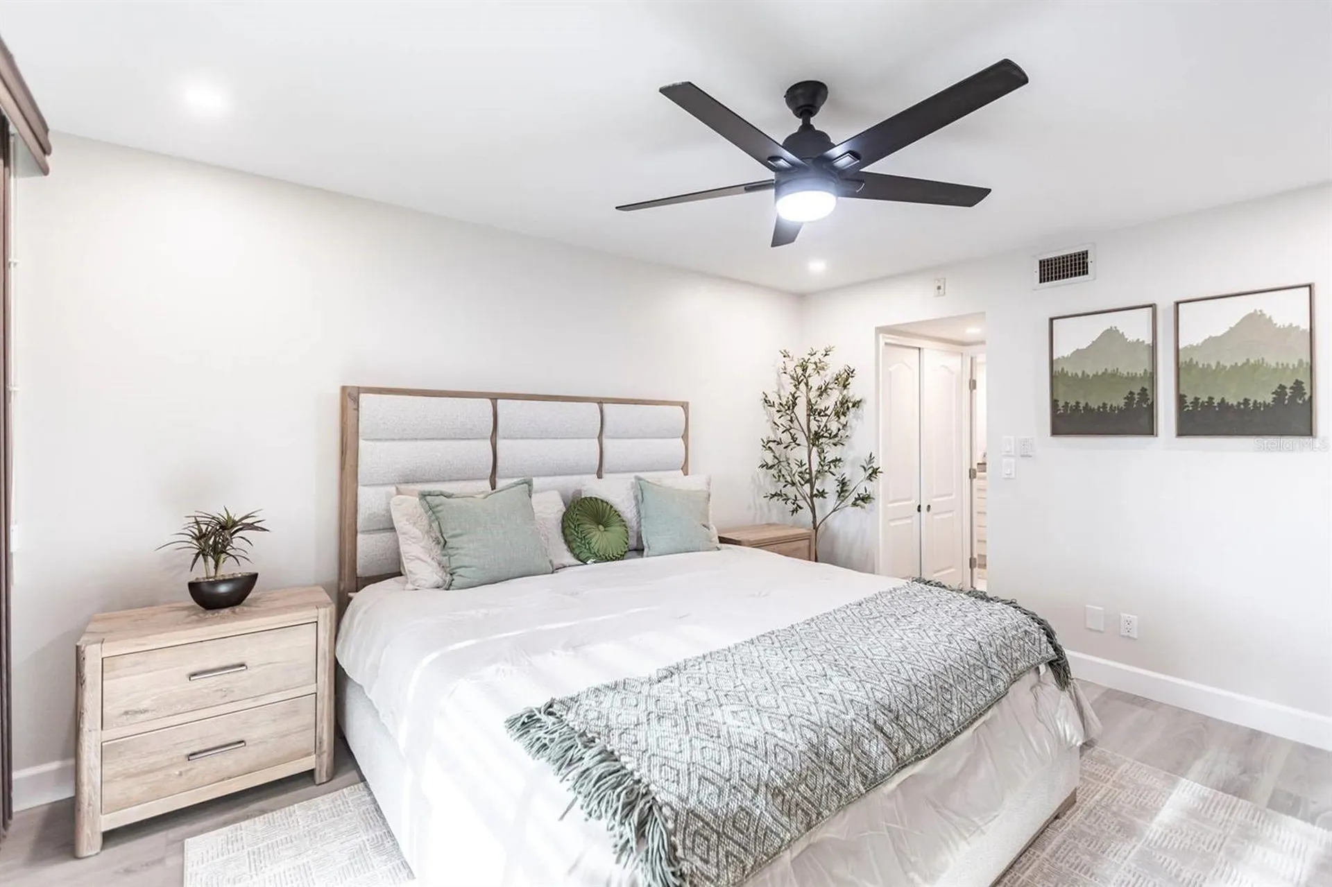 1125 W Peppertree Drive Sarasota FL 34242