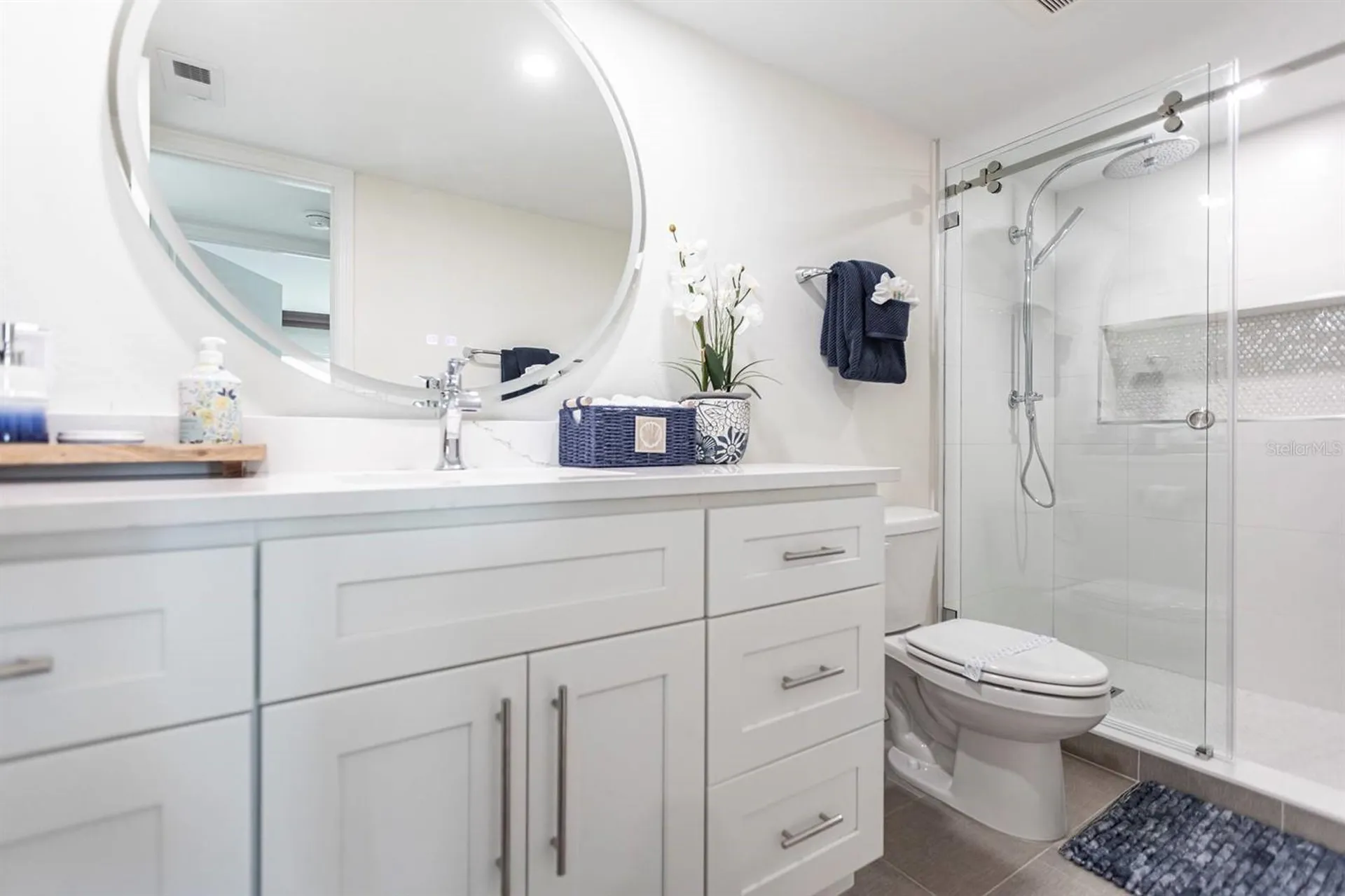 1125 W Peppertree Drive Sarasota FL 34242