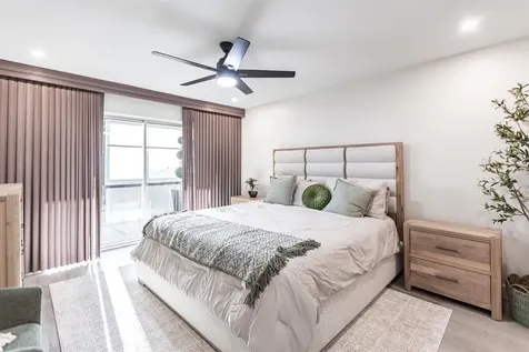 1125 W Peppertree Drive Sarasota FL 34242