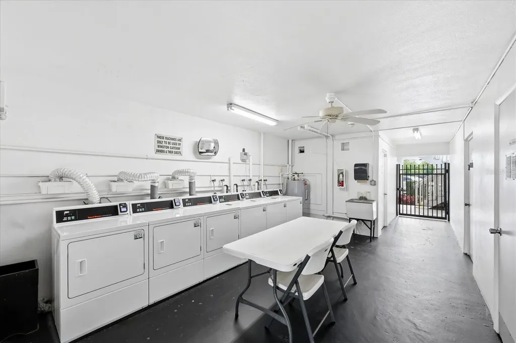 1001 77th Avenue N St Petersburg FL 33702
