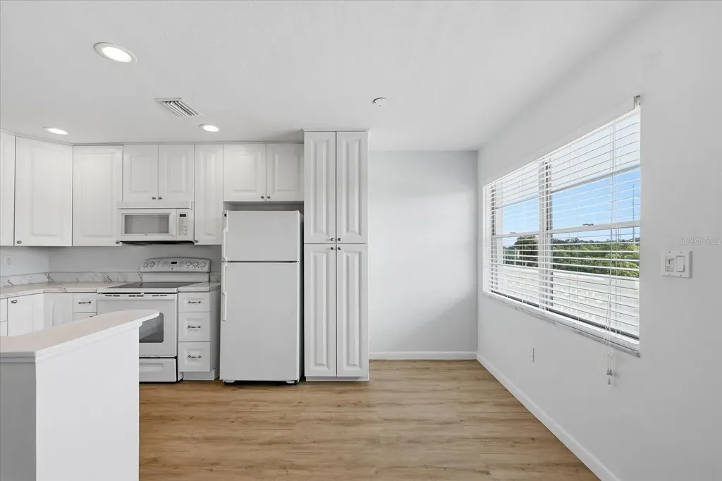 1001 77th Avenue N St Petersburg FL 33702