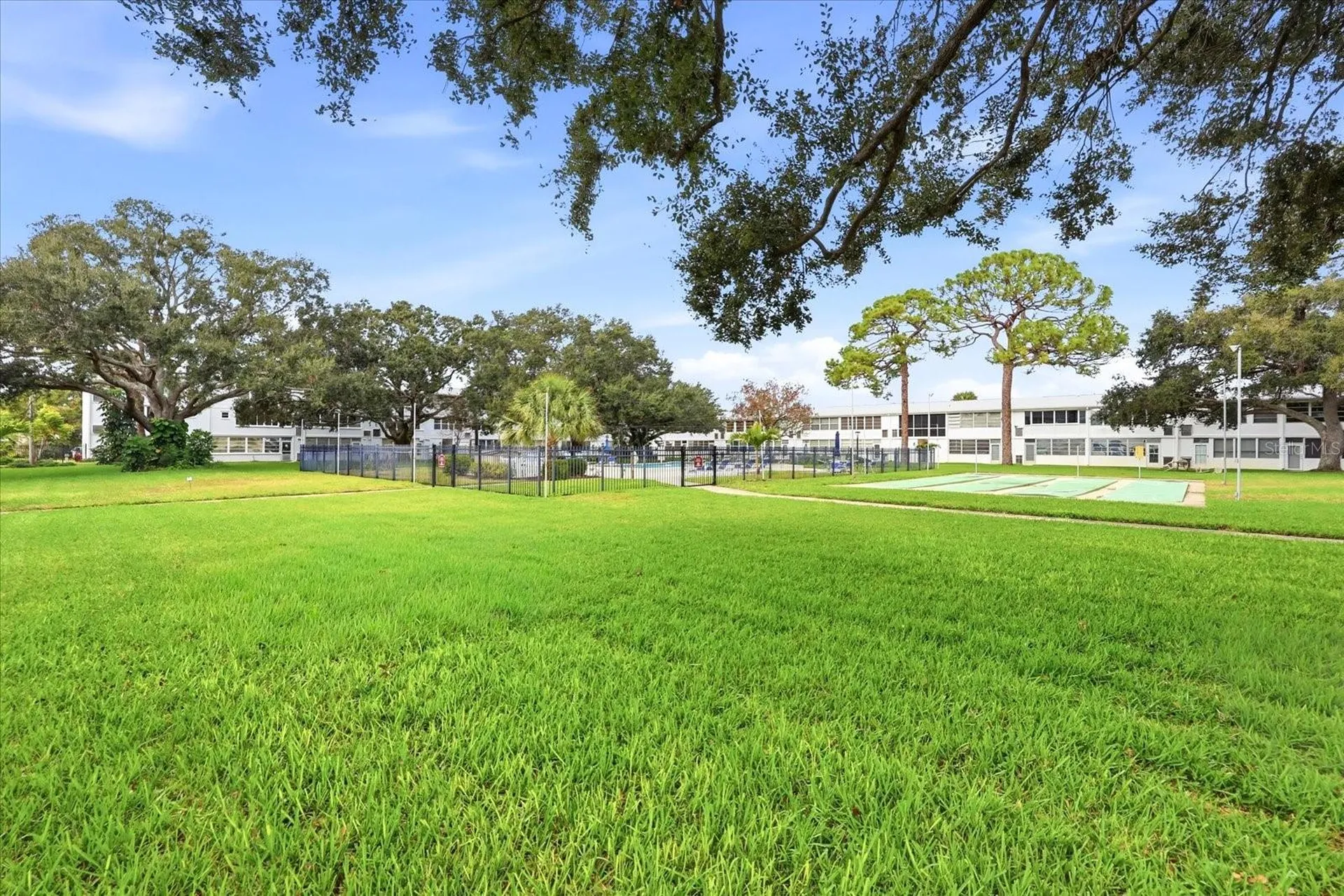 1001 77th Avenue N St Petersburg FL 33702