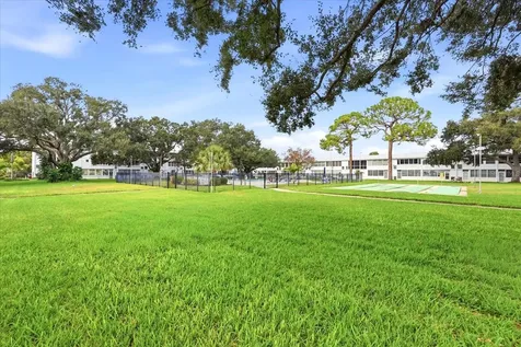 1001 77th Avenue N St Petersburg FL 33702