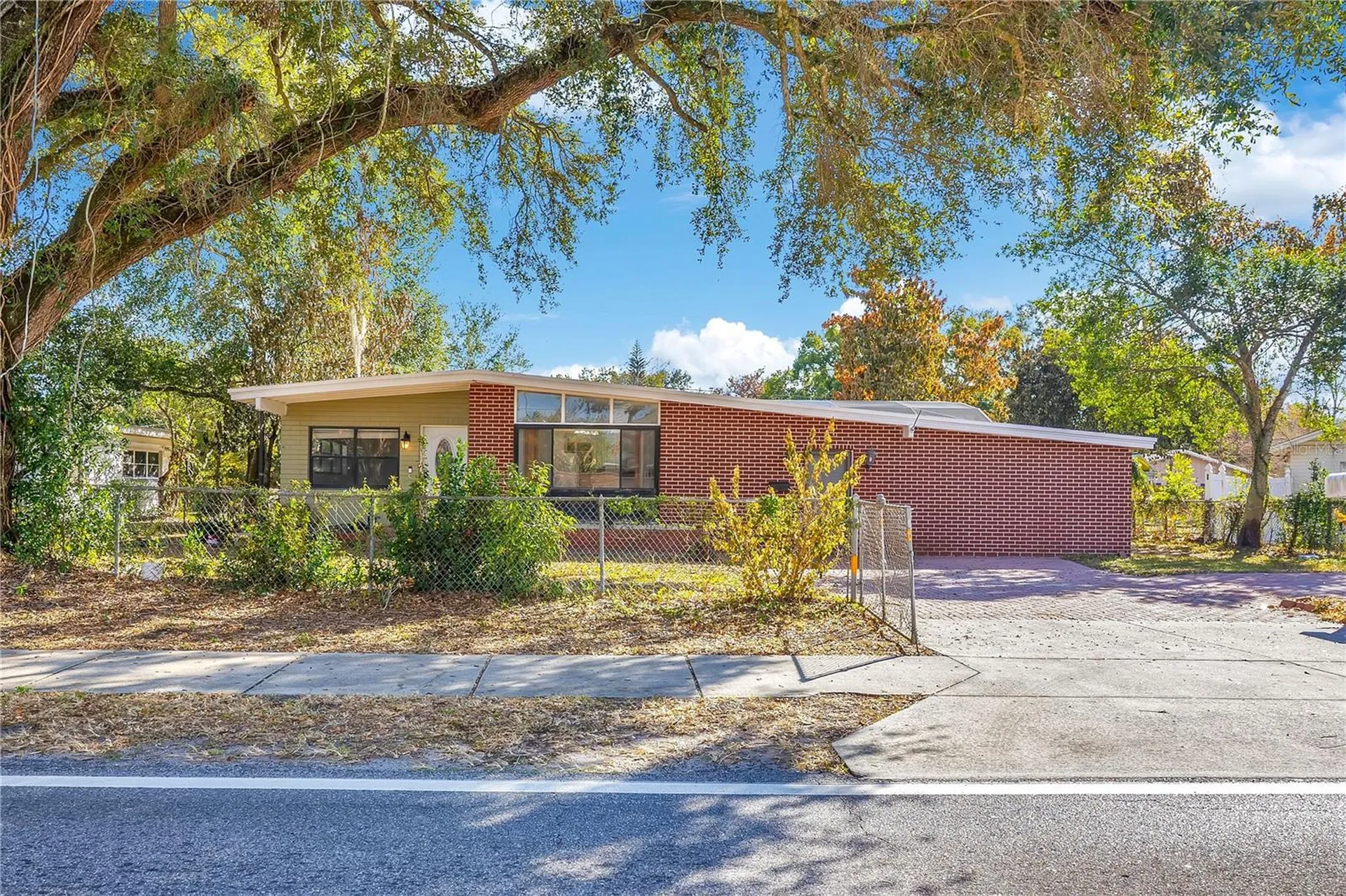 2420 Pershing Avenue Orlando FL 32806