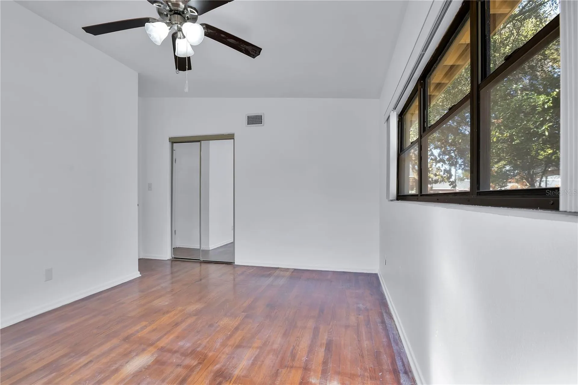 2420 Pershing Avenue Orlando FL 32806