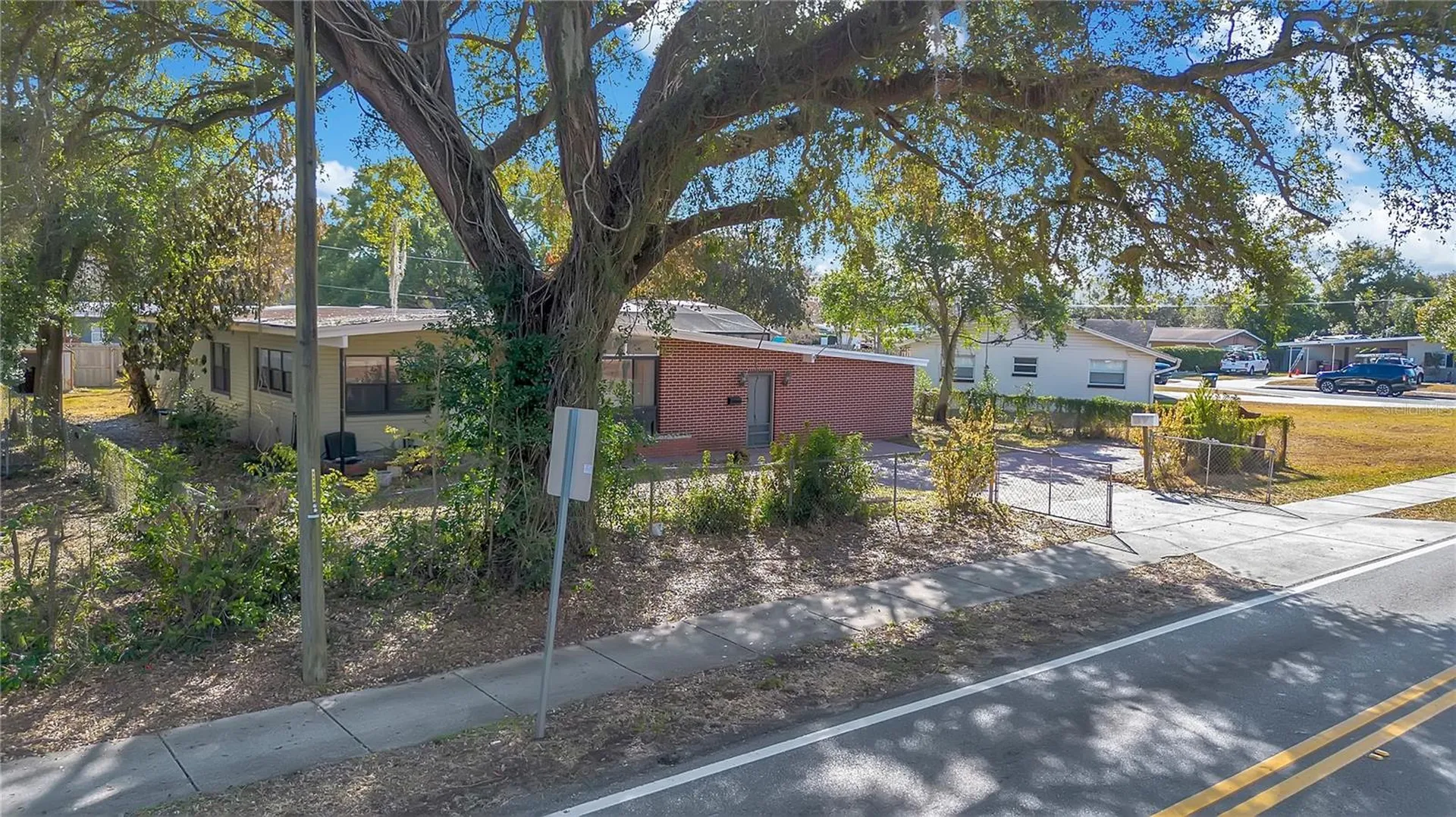 2420 Pershing Avenue Orlando FL 32806