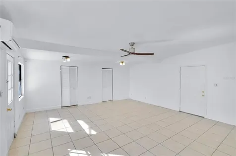 2420 Pershing Avenue Orlando FL 32806
