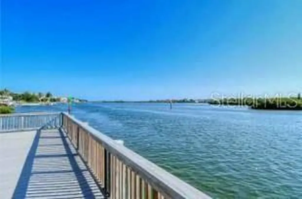 1125 W Peppertree Drive Sarasota FL 34242