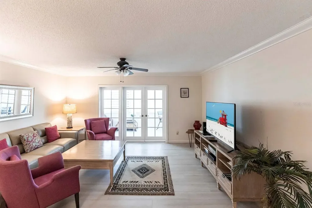 1125 W Peppertree Drive Sarasota FL 34242