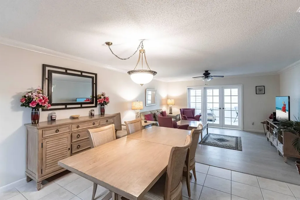 1125 W Peppertree Drive Sarasota FL 34242